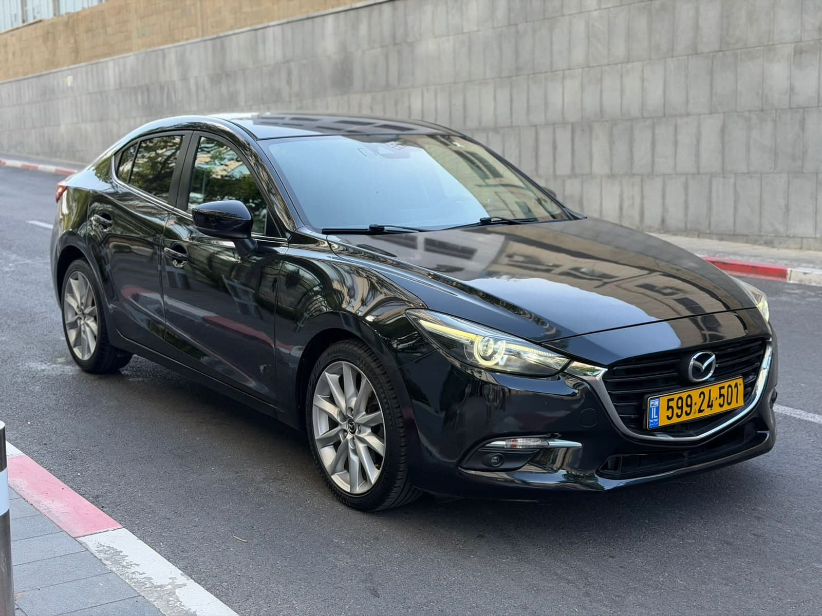 מזדה MAZDA 3